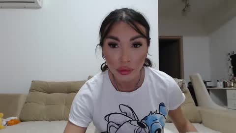 Aylin online show from April 1, 5:43 pm
