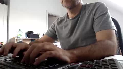 Snapshot of aylinniyerim chatting on January 23, 2:50 pm aylinniyerim online show from January 23, 2:50 pm