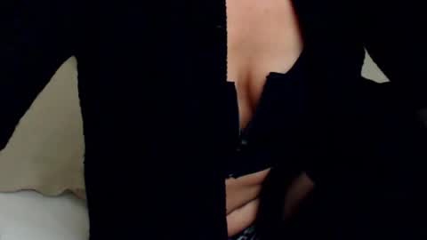 aylynrichard online show from October 16, 5:08 am