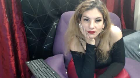 Snapshot of aymarsensual chatting on March 6, 6:37 pm Dominatrix Queen online show from March 6, 6:37 pm