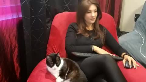 Snapshot of aymarsensual chatting on October 22, 3:01 pm Dominatrix Queen online show from October 22, 3:01 pm