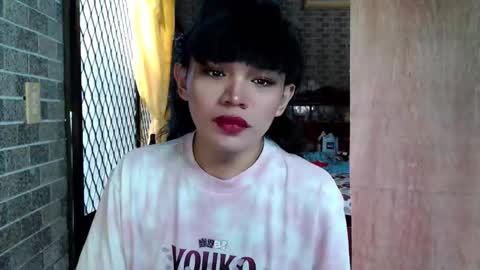 aymkyline online show from November 1, 1:18 am