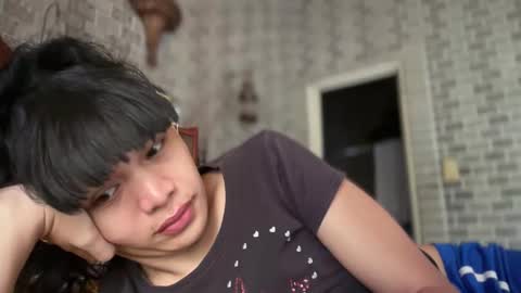 aymkyline online show from May 19, 1:56 am