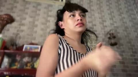 aymkyline online show from June 2, 1:29 am