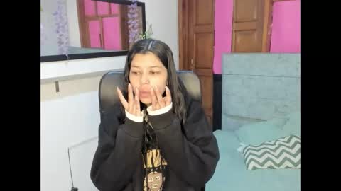 Snapshot of aysha_winxs chatting on May 9, 4:28 am Aysha online show from May 9, 4:28 am