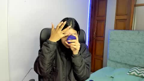 Snapshot of aysha_winxx chatting on November 28, 3:53 am aysha_winxx online show from November 28, 3:53 am