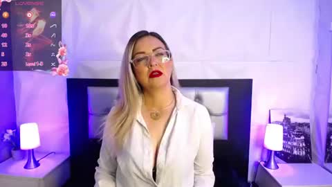 Snapshot of azaahara_ chatting on June 16, 12:41 pm Azahara online show from June 16, 12:41 pm