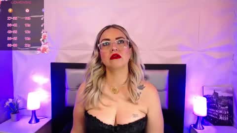 Snapshot of azaahara_ chatting on July 10, 12:19 pm Azahara online show from July 10, 12:19 pm
