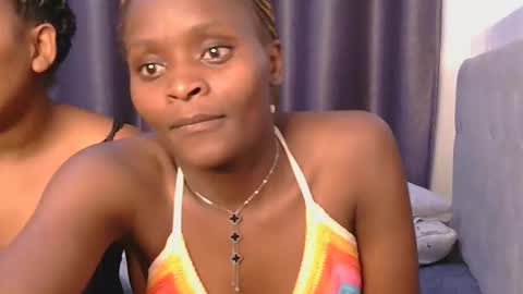 Snapshot of azalea46 chatting on November 20, 6:29 pm Azalea online show from November 20, 6:29 pm