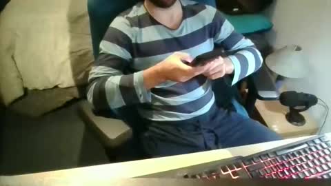 Snapshot of azdert2100 chatting on November 19, 3:12 pm azdert online show from November 19, 3:12 pm