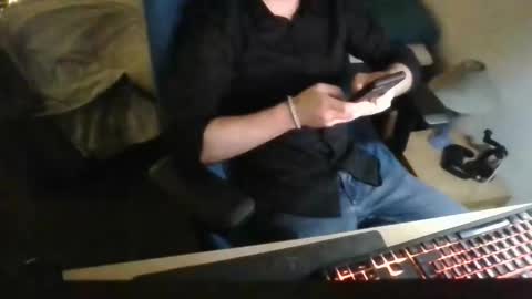 Snapshot of azdert2100 chatting on January 15, 1:16 pm azdert online show from January 15, 1:16 pm