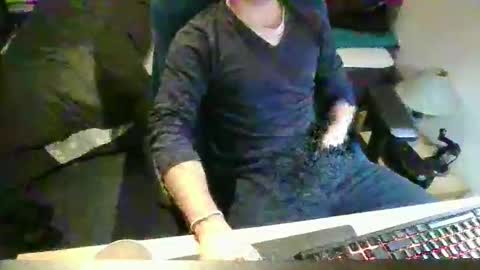 Snapshot of azdert2100 chatting on March 3, 1:56 am azdert online show from March 3, 1:56 am