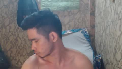 Snapshot of azn_philip chatting on November 5, 10:37 am Philip online show from November 5, 10:37 am