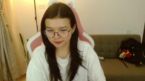 Snapshot of azu_chan chatting on July 9, 12:15 am Azu online show from July 9, 12:15 am