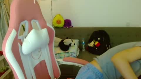 Snapshot of azu_chan chatting on July 21, 12:02 am Azu online show from July 21, 12:02 am