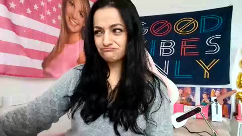 Snapshot of azucenaxxxgp chatting on June 5, 3:29 pm Azucena R online show from June 5, 3:29 pm