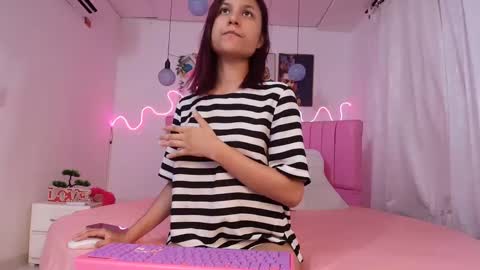 Snapshot of azul_horny chatting on September 13, 11:04 pm PRINCESS AZUL. online show from September 13, 11:04 pm
