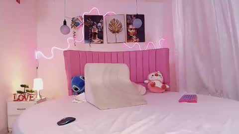 PRINCESS AZUL. online show from November 19, 9:48 pm