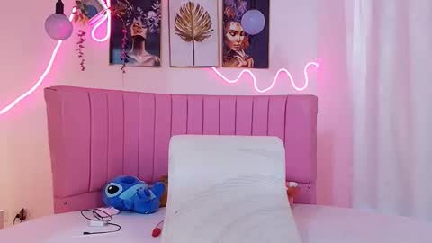 Snapshot of azul_horny chatting on May 13, 10:38 pm PRINCESS AZUL. online show from May 13, 10:38 pm