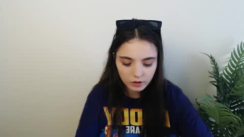 azumi_chan_ online show from October 18, 7:31 am