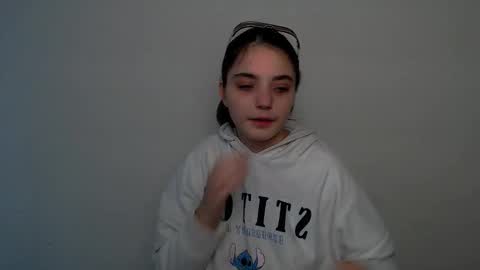 azumi_chan_ online show from November 1, 9:00 am