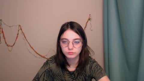 azumi_chan_ online show from February 7, 3:49 pm