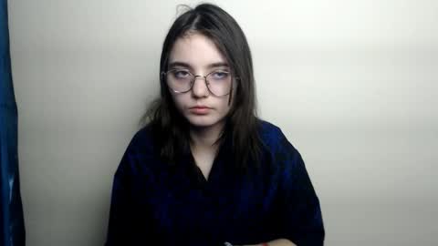 azumi_chan_ online show from February 12, 9:21 pm