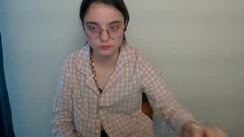 azumi_chan_ online show from March 18, 11:24 am