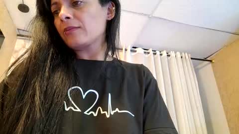 azura lion online show from April 25, 6:27 am