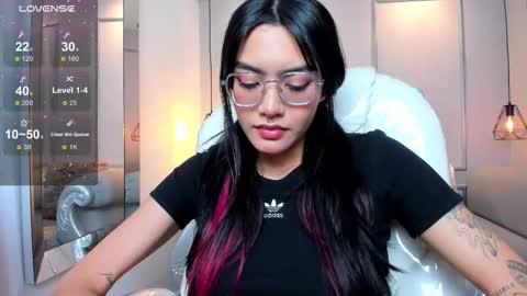 Azura online show from November 7, 8:53 pm