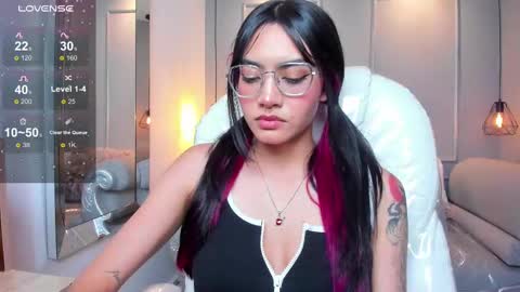 Azura online show from November 19, 7:25 pm