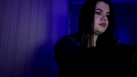 Snapshot of azzieyerbich chatting on July 6, 7:05 pm Elara online show from July 6, 7:05 pm