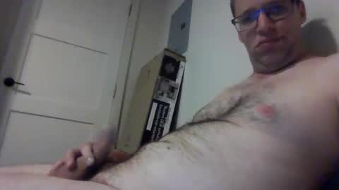 Snapshot of b21lundeen chatting on October 18, 7:47 pm your-personal-weener online show from October 18, 7:47 pm