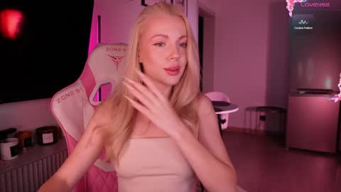 Bonnie  online show from September 29, 1:05 pm