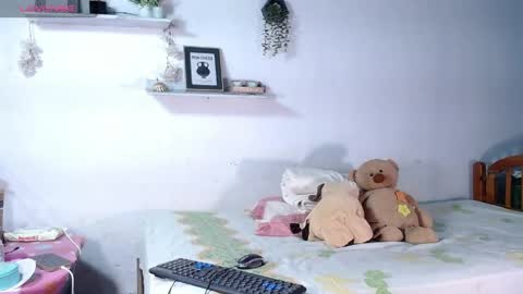 Snapshot of babby_swet chatting on May 29, 10:46 am babby_swet online show from May 29, 10:46 am