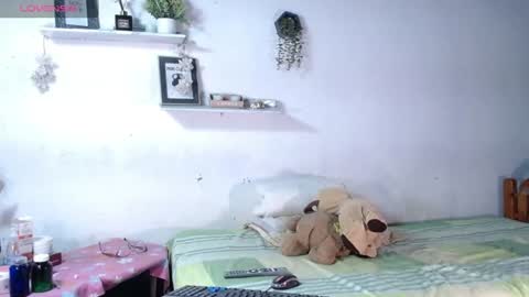 Snapshot of babby_swet chatting on July 28, 11:39 am babby_swet online show from July 28, 11:39 am