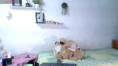 Snapshot of babby_swet chatting on July 28, 2:13 pm babby_swet online show from July 28, 2:13 pm