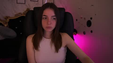 Snapshot of babe_dollie chatting on May 7, 7:25 am Babe online show from May 7, 7:25 am