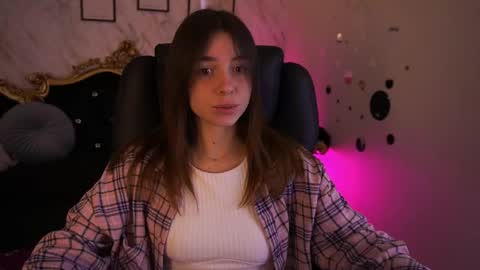Snapshot of babe_dollie chatting on May 11, 6:41 am Babe online show from May 11, 6:41 am