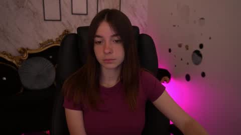 Snapshot of babe_dollie chatting on May 21, 6:42 am Babe online show from May 21, 6:42 am