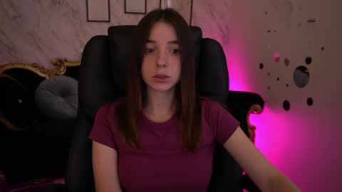 Snapshot of babe_dollie chatting on May 30, 6:43 am Babe online show from May 30, 6:43 am