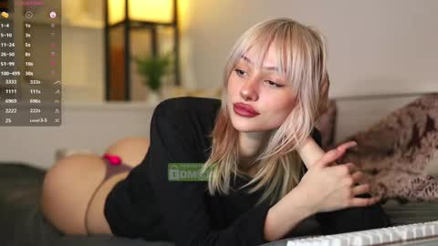 Snapshot of babeholly chatting on March 11, 5:57 pm Hey Im your angel Holly online show from March 11, 5:57 pm