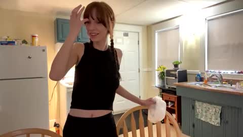 Snapshot of babiifern chatting on March 31, 2:39 pm Fern Browning online show from March 31, 2:39 pm