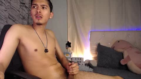 Snapshot of baby__ronn chatting on January 17, 1:21 am baby__ronn online show from January 17, 1:21 am