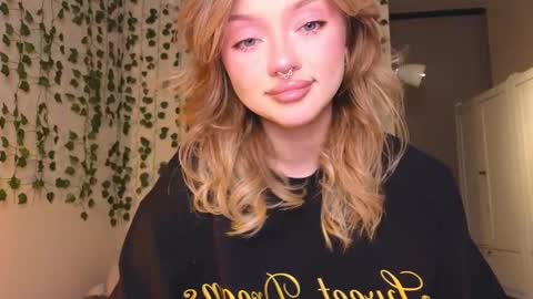 bb adele  online show from March 5, 9:15 pm