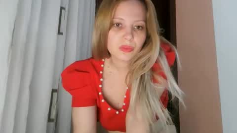 Snapshot of baby_blondee chatting on March 22, 5:27 pm Baby Blonde online show from March 22, 5:27 pm