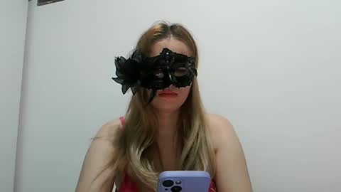 Snapshot of baby_blondee chatting on April 4, 5:43 pm Baby Blonde online show from April 4, 5:43 pm