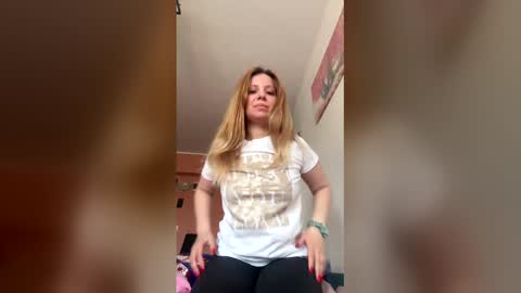 Snapshot of baby_blondee chatting on May 4, 5:36 am Baby Blonde online show from May 4, 5:36 am