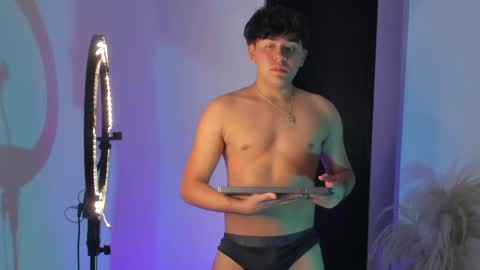 Snapshot of baby_cortesxxx chatting on June 7, 3:32 am David Cortes online show from June 7, 3:32 am