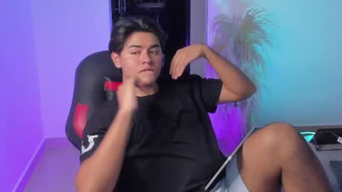 Snapshot of baby_cortesxxx chatting on June 15, 10:34 pm David Cortes online show from June 15, 10:34 pm
